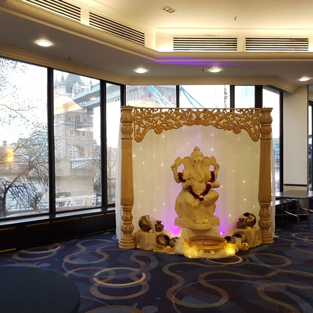8 Astounding Foyer and Entrance Décor Ideas for Indian and Asian Weddings in London