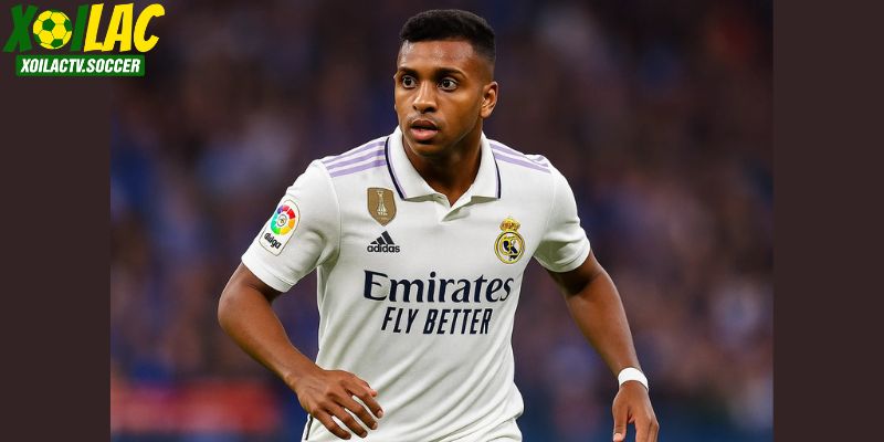 Rodrygo là trụ cột dưới thời Ancelotti, nhưng vai trò đang bị đe dọa sau khi Mbappé đến.